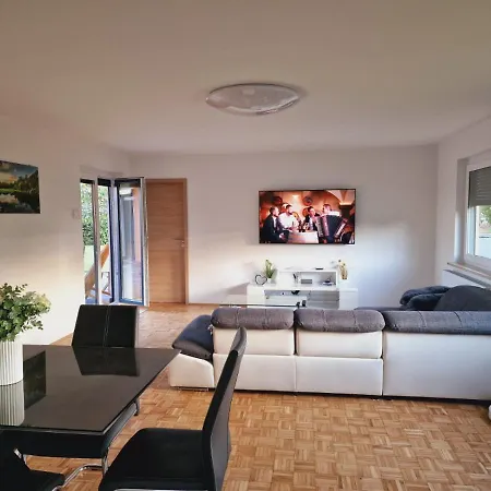 Orange House Sempeter Vikendica