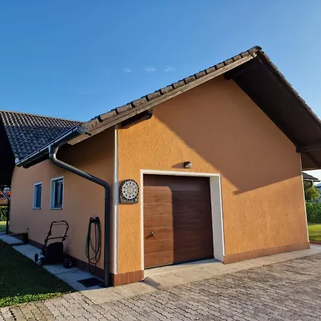 Orange House Sempeter *
