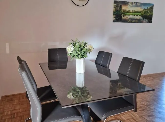 Orange House Sempeter *