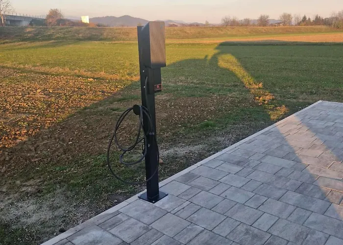 Orange House Sempeter